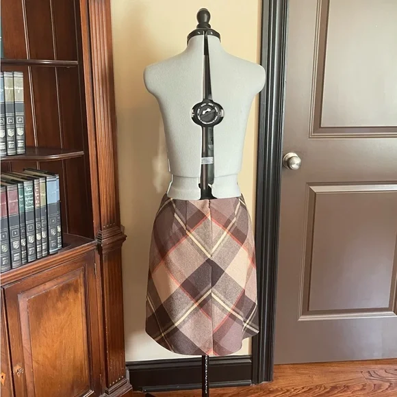 EUC Talbots Wool Blend Plaid Pencil Skirt for Work - Picture 2 of 6